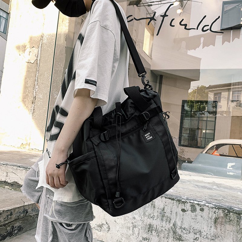 Bolsas de mensajero de nailon  - Streetwear Brand Famous reseña y precio